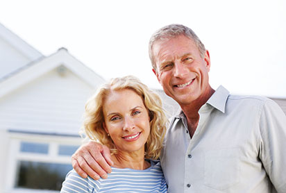 Photo of a couple smiling. Link to Life Stage Gift Planner Ages 45-65 Situations.