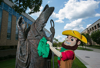 Missouri S&T mascot standing next to a statue. Links to Gifts That Pay You Income Missouri S&T mascot standing next to a statue. Links to Gifts That Pay You Income